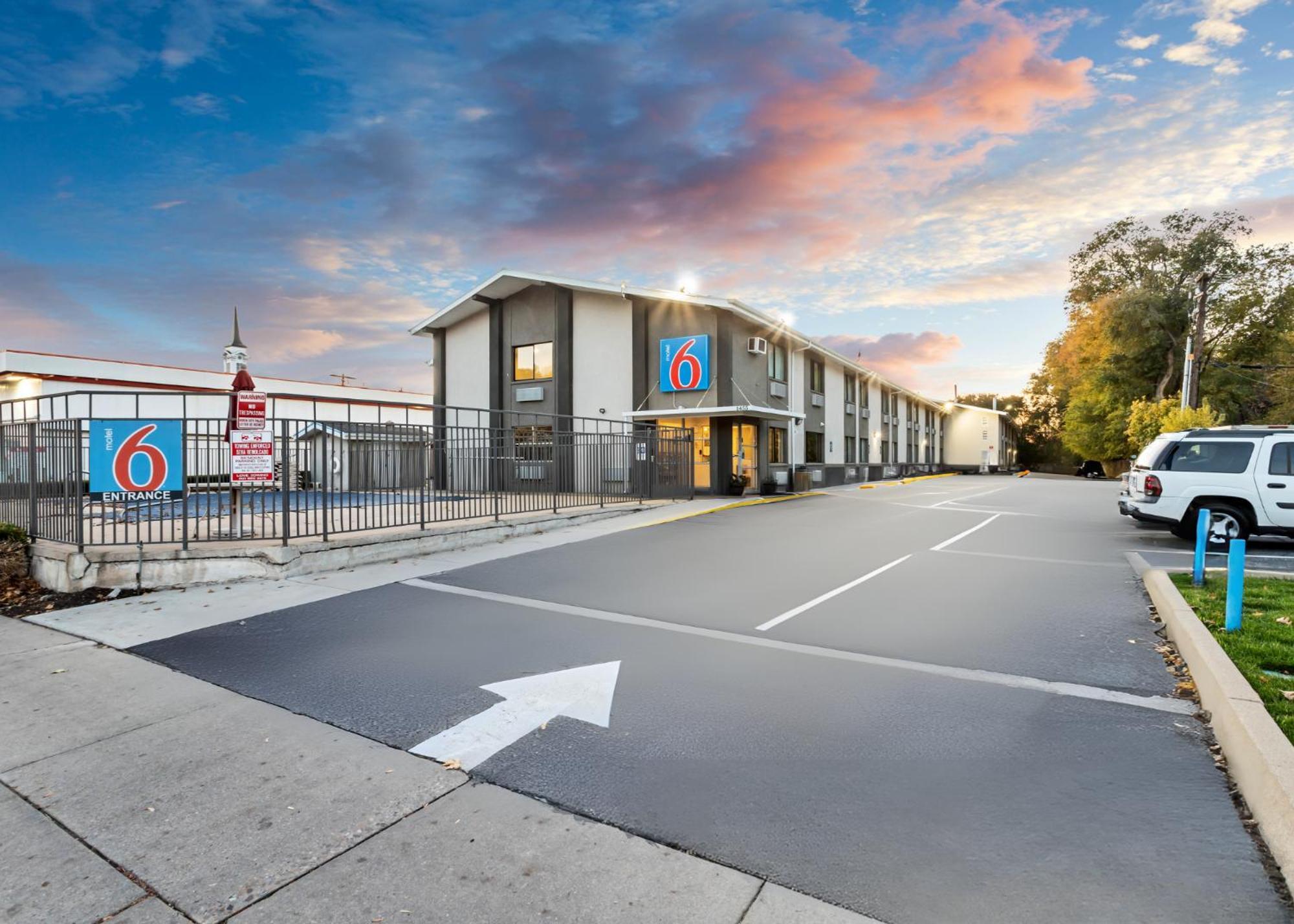 Motel 6 Ogden, Ut- Downtown Kültér fotó