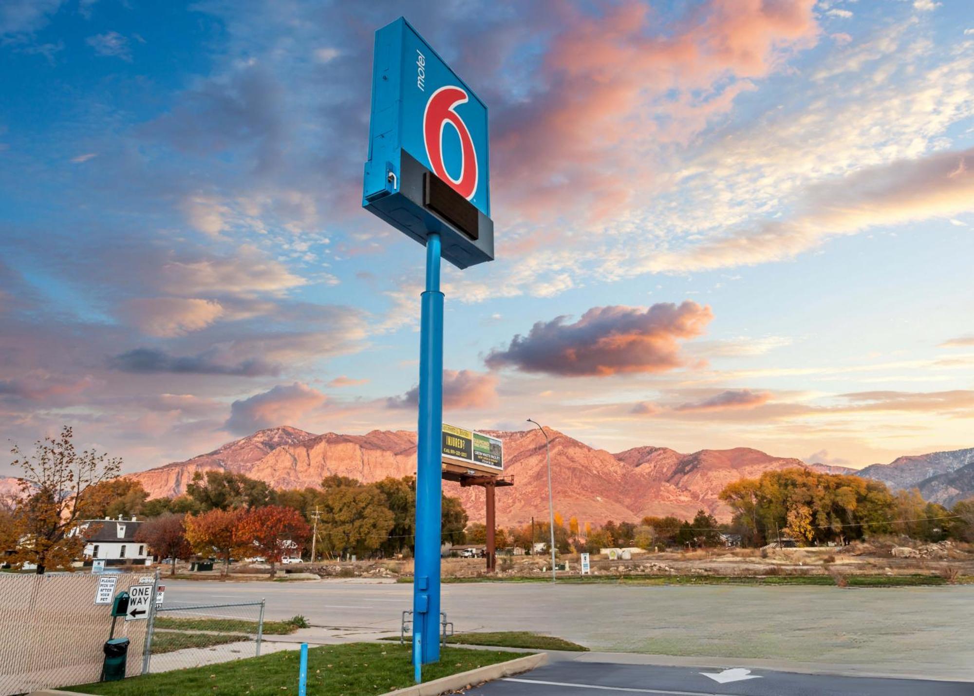 Motel 6 Ogden, Ut- Downtown Kültér fotó